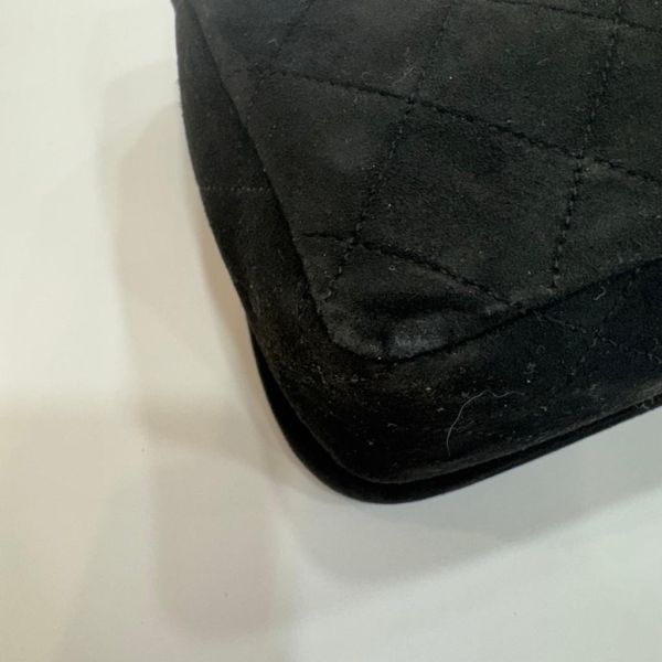 Chanel 迷你麂皮黑金雕花鏈條包 