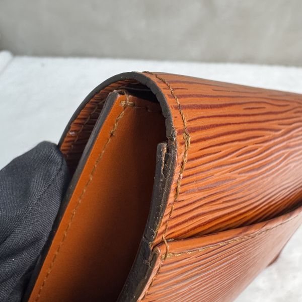 Louis Vuitton 經典皮革手拿包 