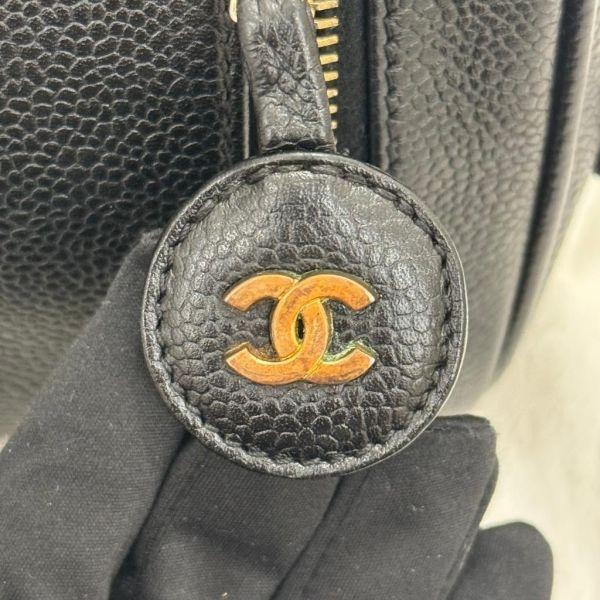Chanel 魚子醬化妝包 