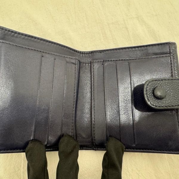 Chanel 深藍魚子醬中夾 