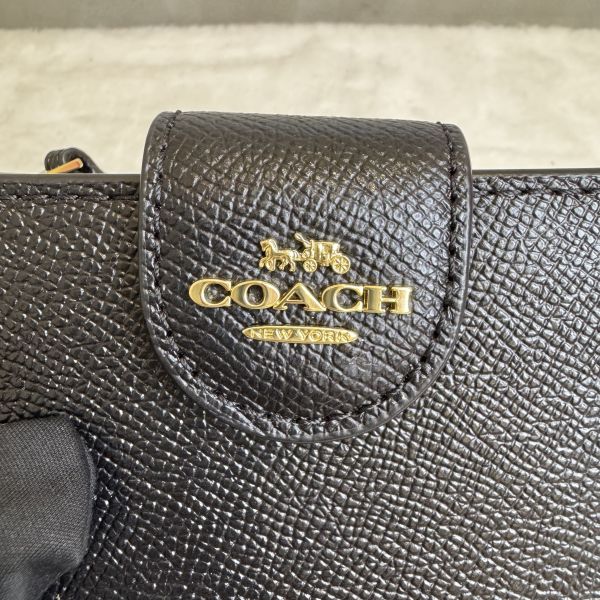 Coach 中號轉角拉鍊錢包 