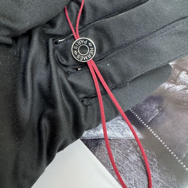 Hermès 紅色掛繩 