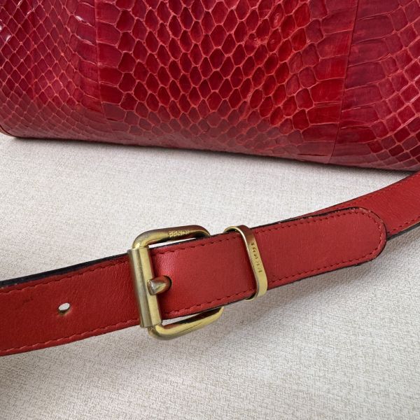 FENDI 蟒蛇皮肩包 