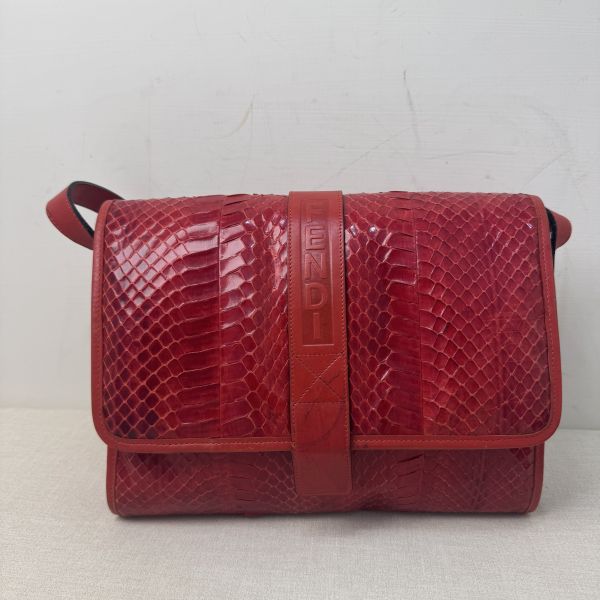 FENDI 蟒蛇皮肩包 