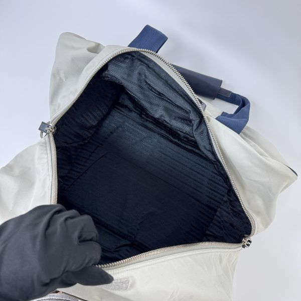 PRADA 經典尼龍旅行包 