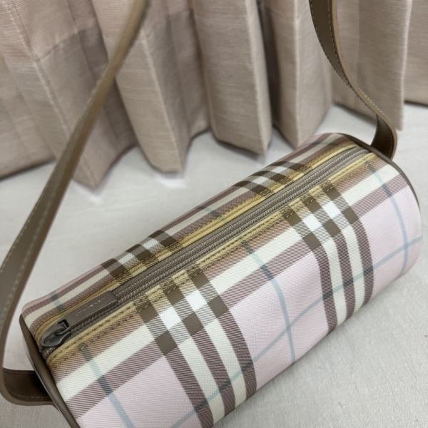 Burberry 粉色格紋圓筒包 