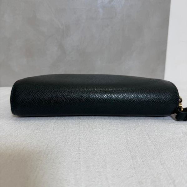 Louis Vuitton 墨綠色手拿包 