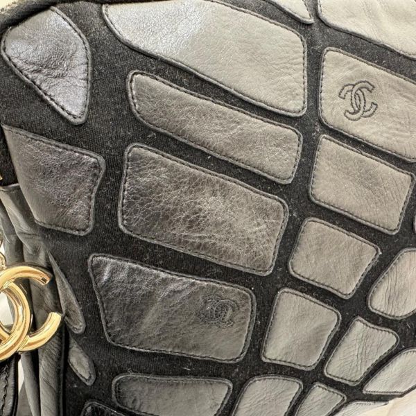 Chanel 絨毛皮革拼色相機包 