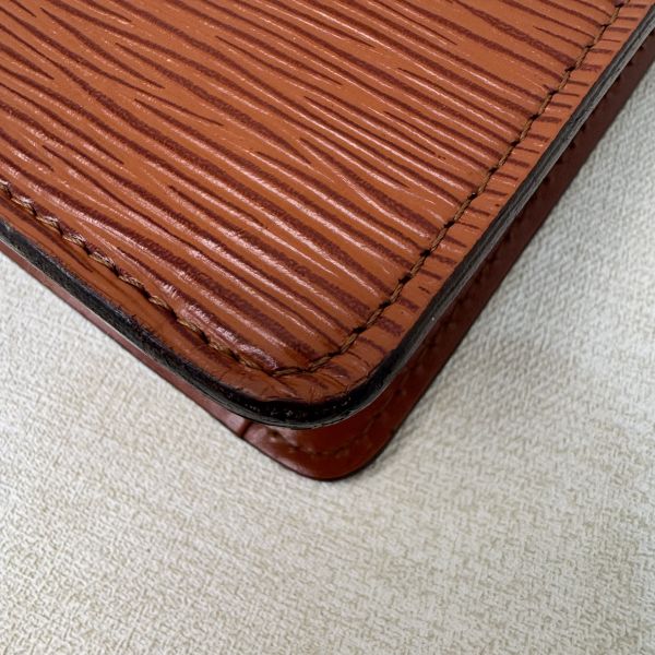 Louis Vuitton 金棕Epi手拿包 
