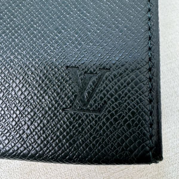 Louis Vuitton 墨綠手拿包 