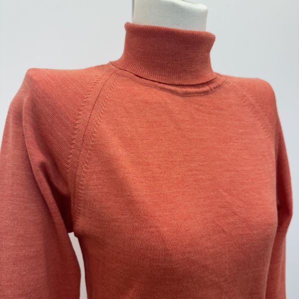 Burberry 珊瑚橙高領針織衫 