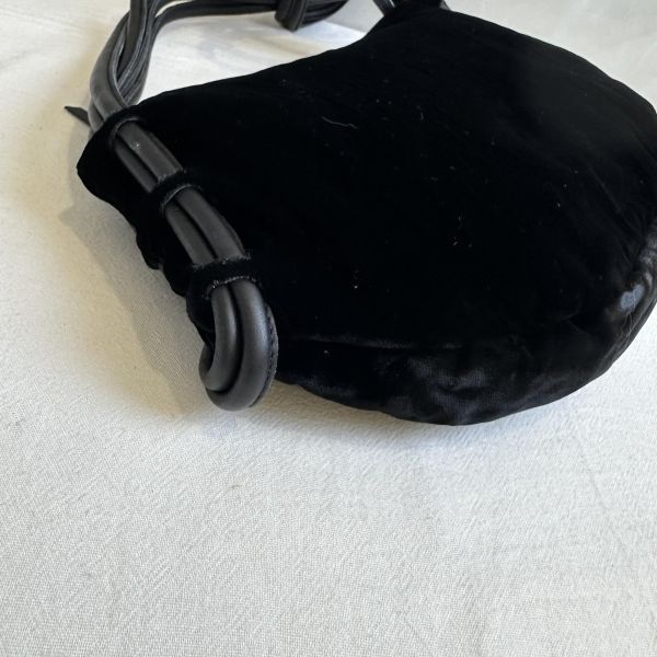 Emporio Armani 亞曼尼 毛毛半月包 水餃包 