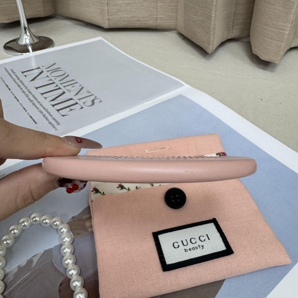 Gucci粉色碎花小木梳 