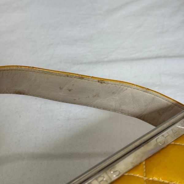 CHANEL 黃色漆皮方盒子 