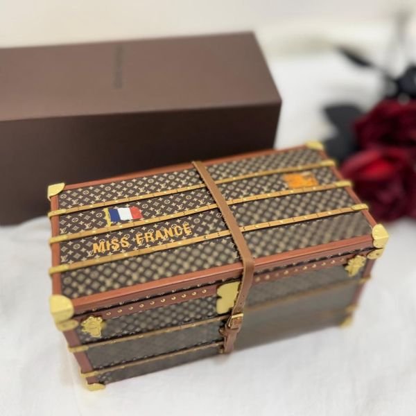 Louis Vuitton 行李箱造型擺飾 
