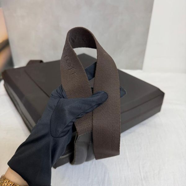 Louis Vuitton 硬殼肩背公事包 