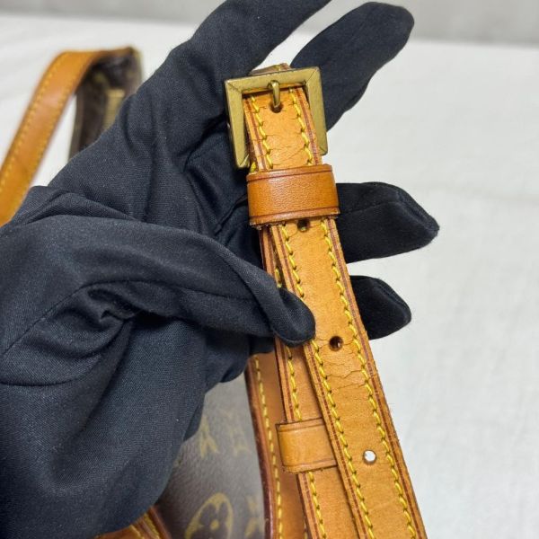 Louis Vuitton 金釦單肩包 