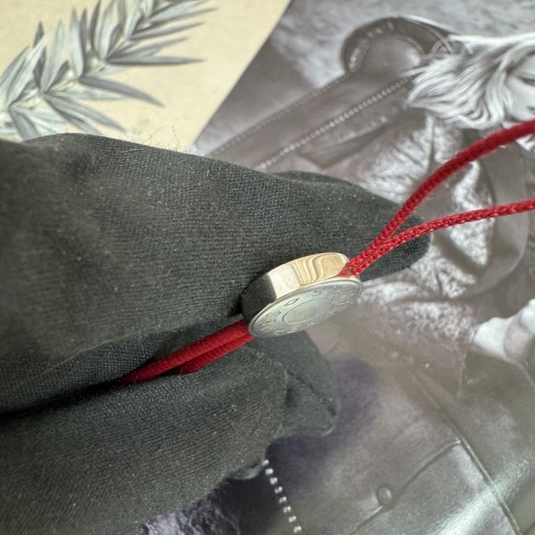 Hermès 紅色掛繩 