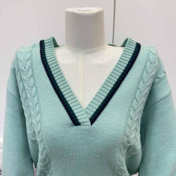 Burberry 薄荷綠絞花V領毛衣 