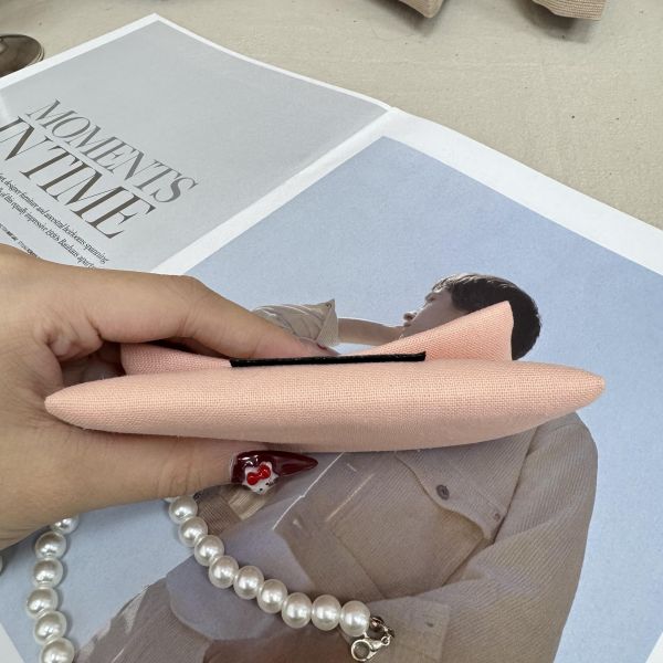 Gucci粉色碎花小木梳 