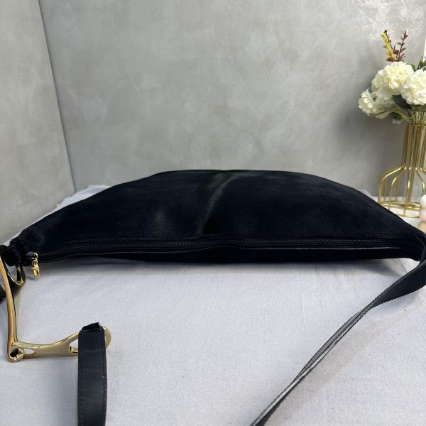 Gucci 超大款馬銜扣馬毛半月包 