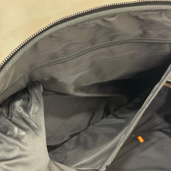 Chanel 黑色黑扣冰格行李箱 