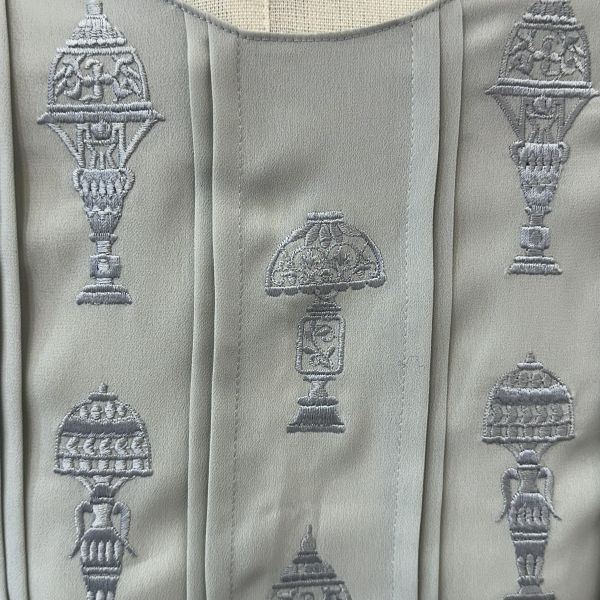 Burberry 復古刺繡上衣 