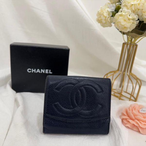 Chanel 深藍魚子醬中夾 