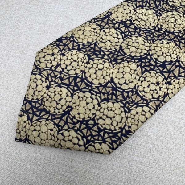 Nina Ricci 米黃 花卉 領帶（中古） 