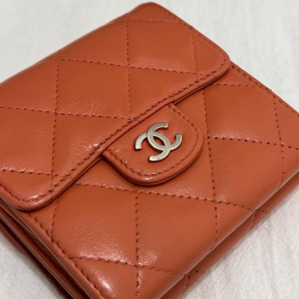 Chanel 珊瑚橘短夾 