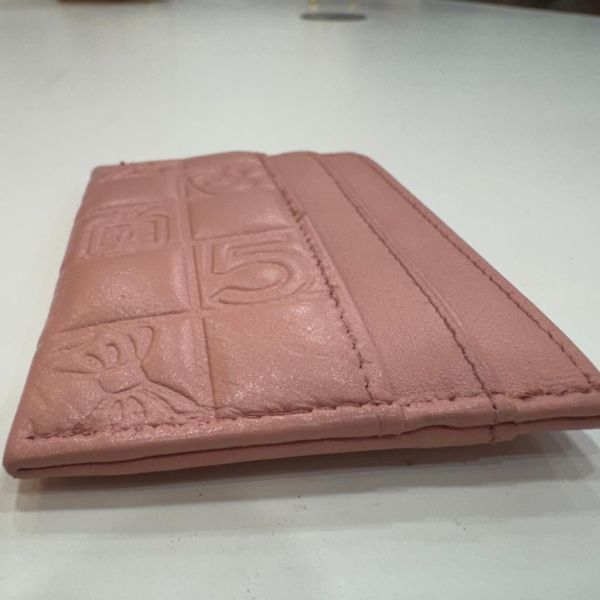 Chanel 粉色印花卡夾 