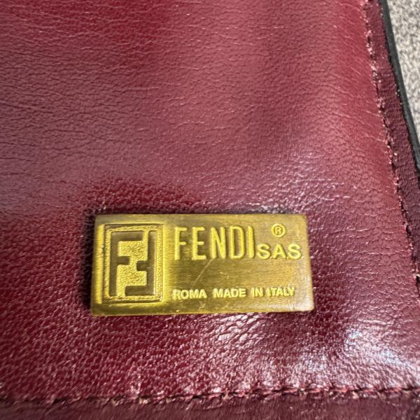 FENDI 酒紅色鱷魚壓紋皮革短夾/錢包* 