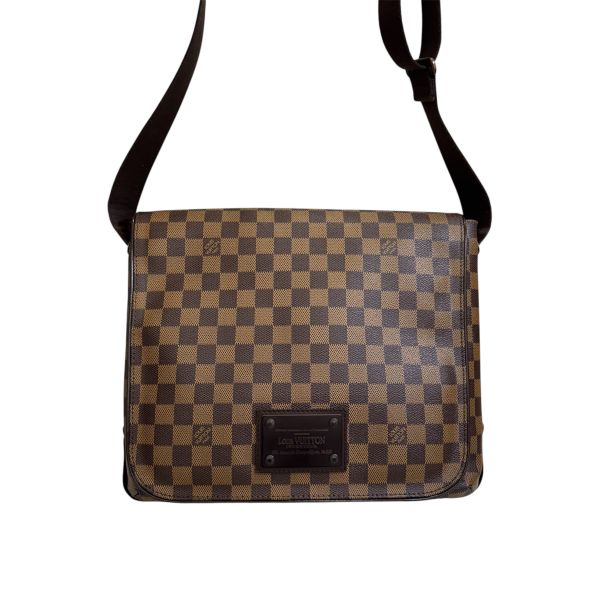 Louis Vuitton 鐵牌掀蓋肩背袋 