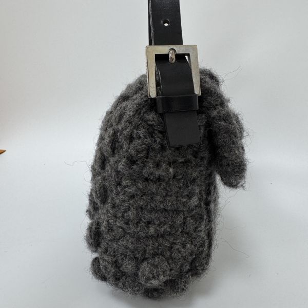 Fendi Baguette 灰色毛線針織肩背包 