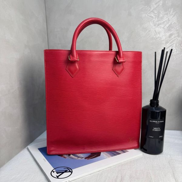 Louis Vuitton 紅色 EPI水波紋琴譜包 