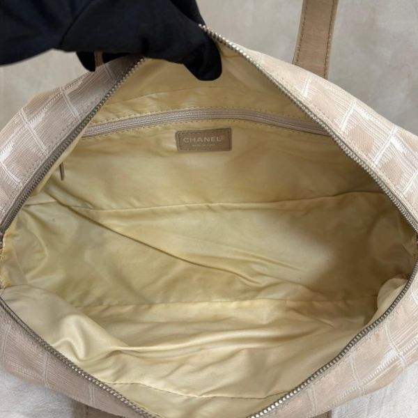 Chanel 冰格奶茶皮革拼接帆布法棍包 