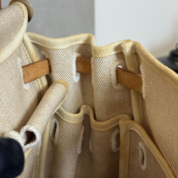 Hermès 帆布焦糖雙肩包 