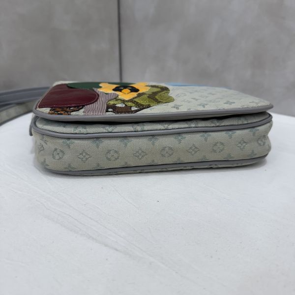 LV 童話森林系列郵差包 