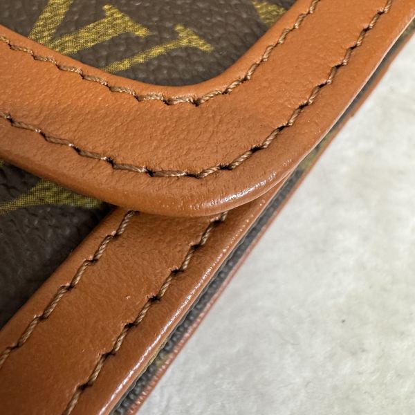 Louis Vuitton 老花紅皮手拿包 