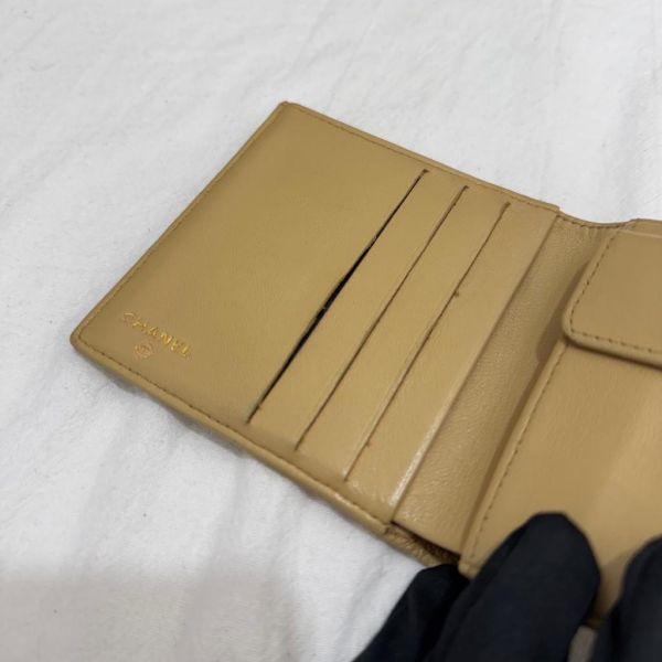 Chanel 奶茶色短夾 
