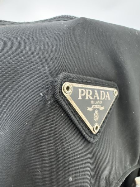 PRADA 經典三角LOGO尼龍翻蓋雙扣中性斜背包/郵差包 