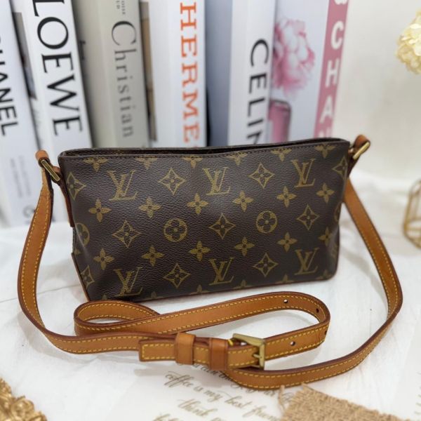 Louis Vuitton 金釦單肩包 