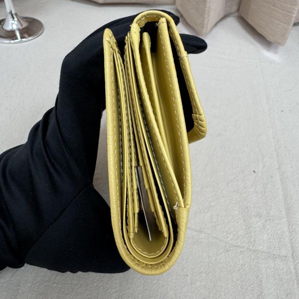 Versace 黃色鴕鳥皮錢包 