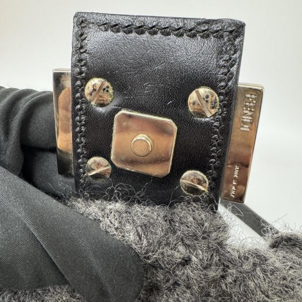 Fendi Baguette 灰色毛線針織肩背包 