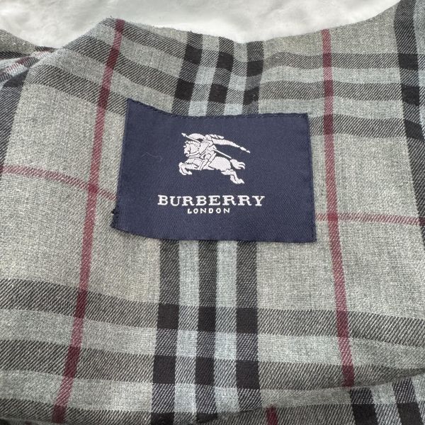Burberry 淺藍色菱格絎縫外套 