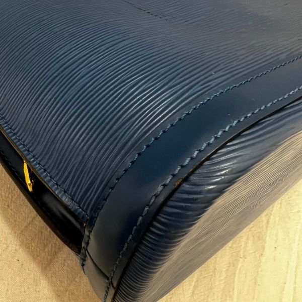 Louis Vuitton 壓紋皮革托特包 