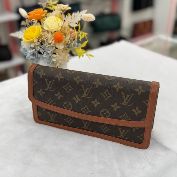 Louis Vuitton 經典老花紅皮手拿包 