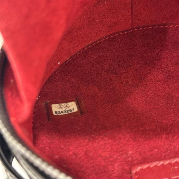 Chanel 漆皮小圓包 