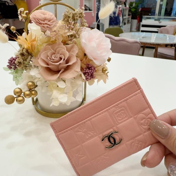 Chanel 粉色印花卡夾 