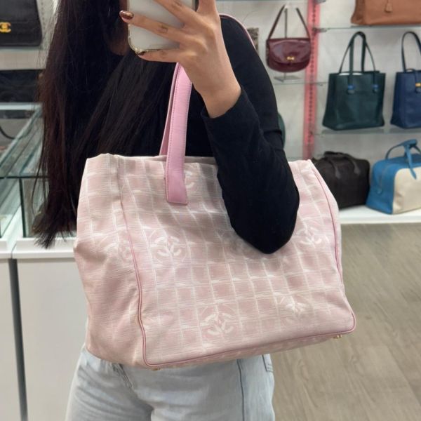 Chanel 尼龍休閒包 